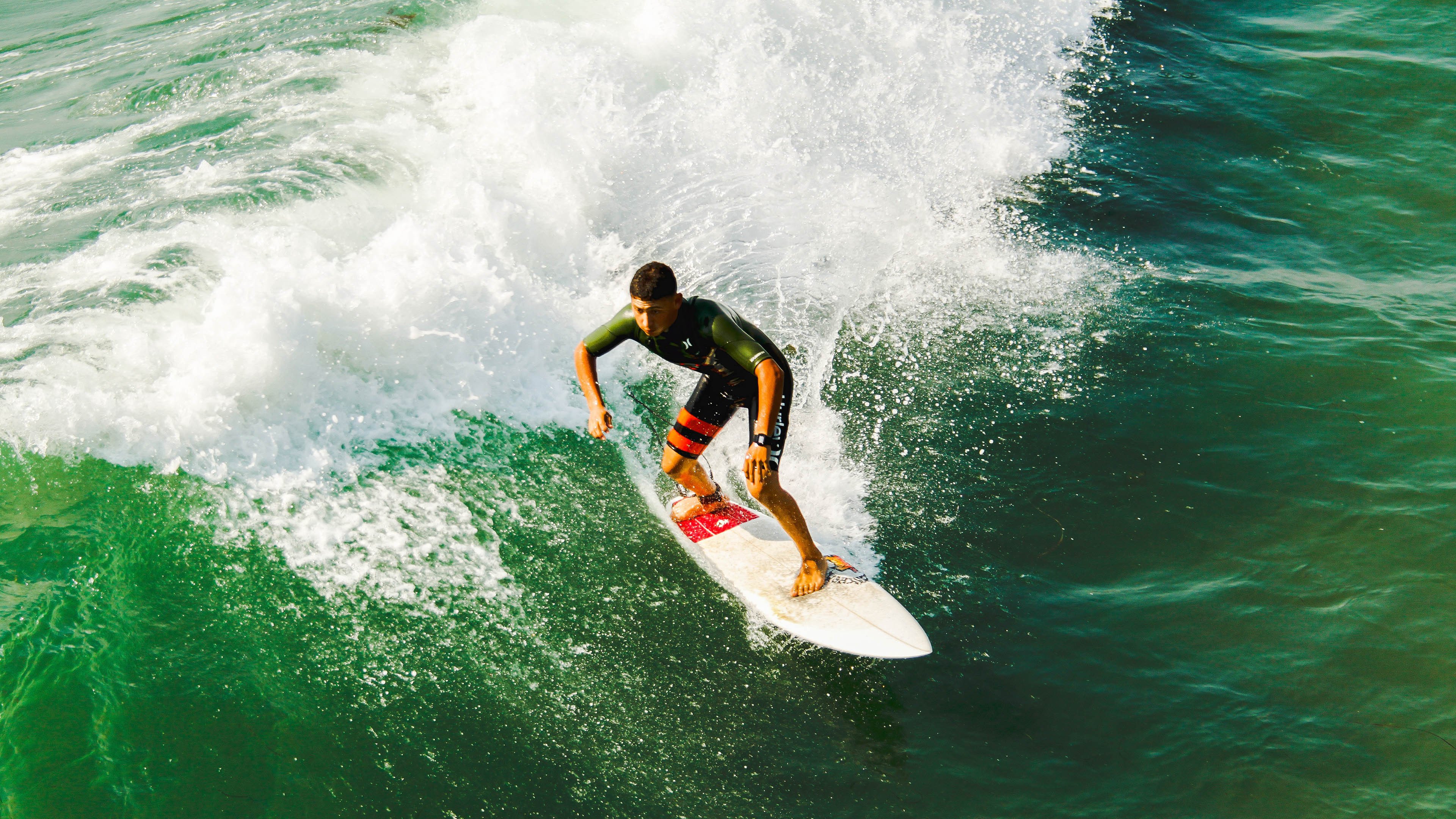 特斯·冯·迪克：南非队的中场发动机，传球精准一气呵成